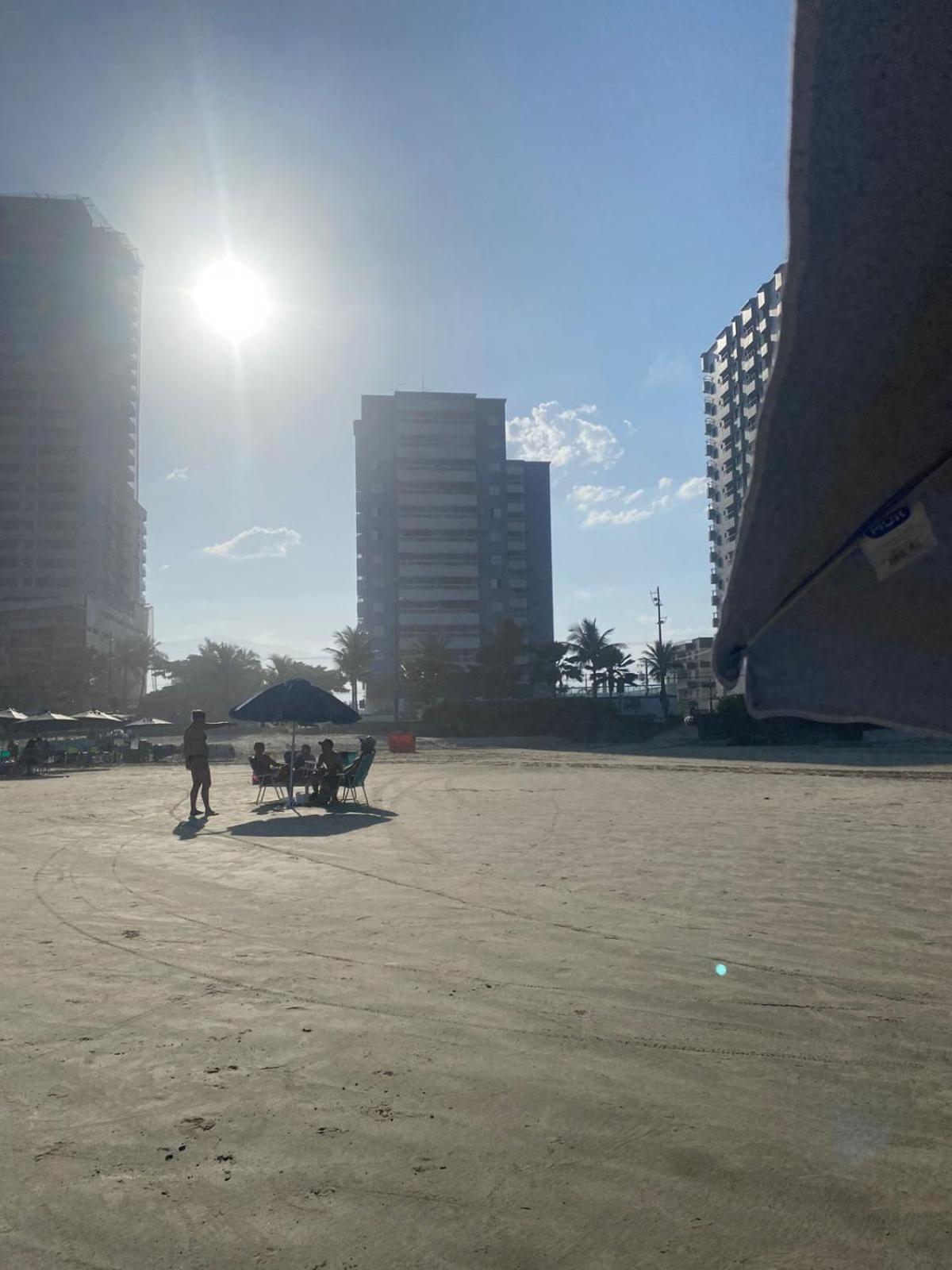 Apto Aconchegante Beira Mar Com Ar No Quarto Solemar Exterior foto